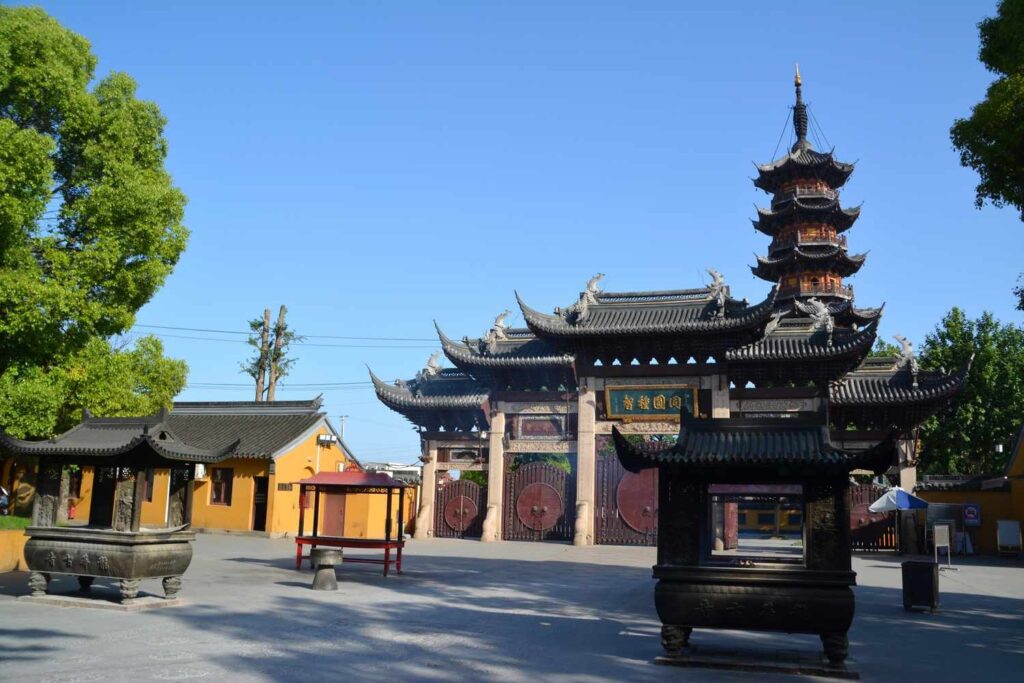 China Longhua Pagoda