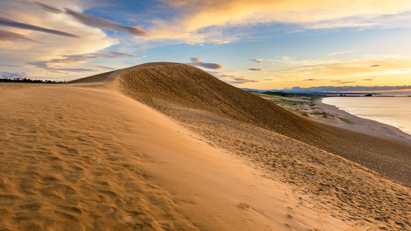 Tottori Sand Dunes, Japan's Local Treasure